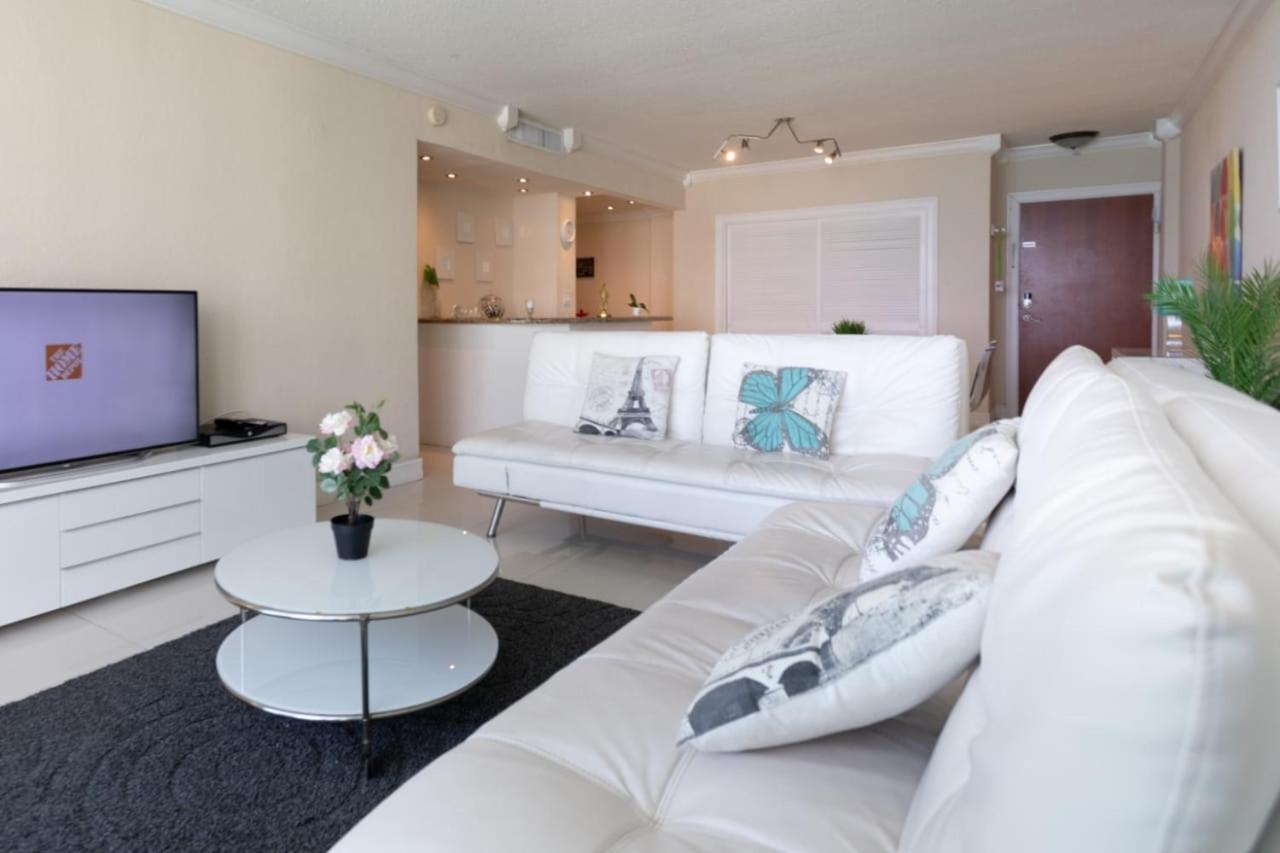 Hollywood Beach Apartment Luaran gambar