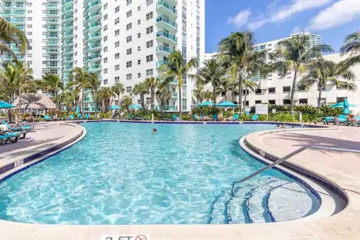 Hollywood Beach Apartment Luaran gambar